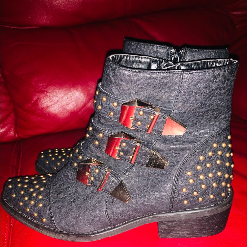 Buckle and stud booties - Picture 5 of 5